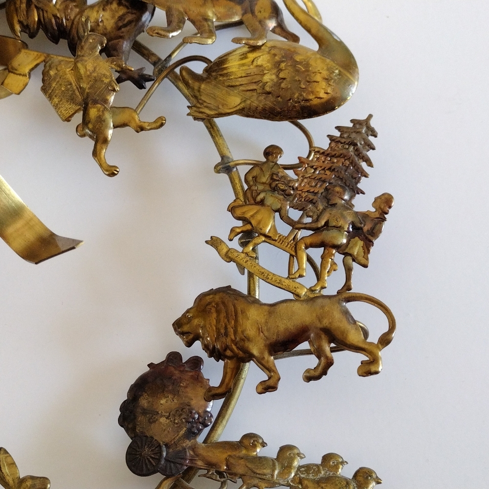 VTG All Holiday Season Brass Wreath - Picture 12 of 13